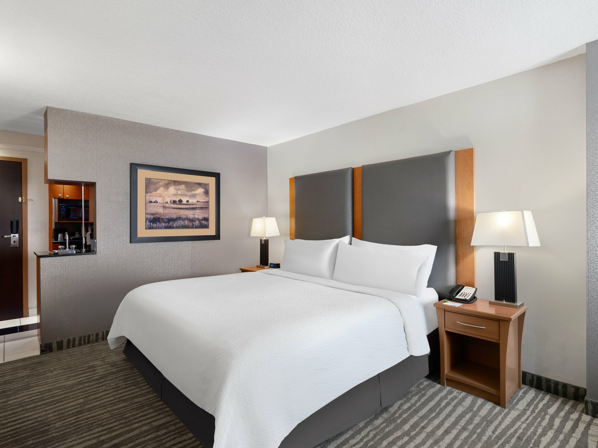 Фото Holiday Inn Calgary-Airport, an Ihg Hotel