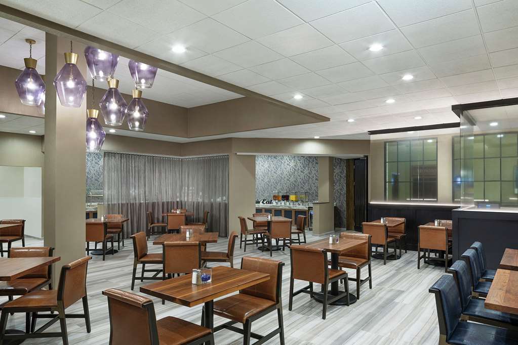 Фото DoubleTree by Hilton Hotel Newark Airport