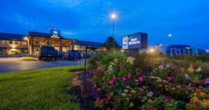 Гостиница Best Western West Towne Suites