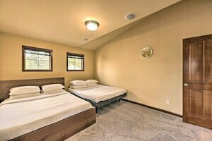 Гостиница Spacious Kirkland Home 15 Mi to Dtwn Seattle! в Киркленде