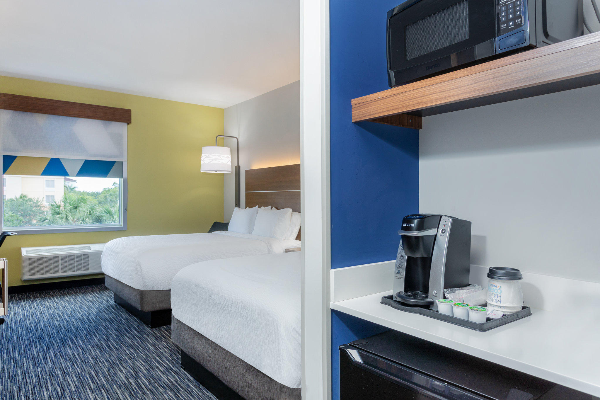 Фото Holiday Inn Express and Suites Miramar, an Ihg Hotel