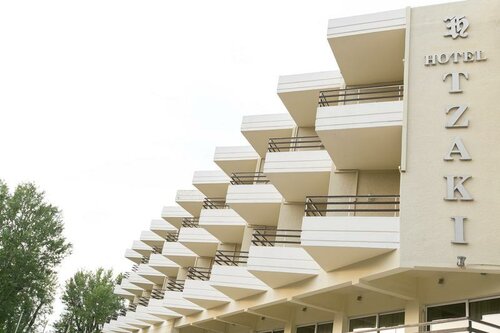 Гостиница Hotel Tzaki в Патрах