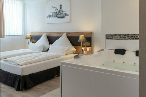 Гостиница Hotel in Laisen в Ройтлингене