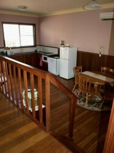 Гостиница Pemberton Old Picture Theatre Holiday Apartments в Пембертоне