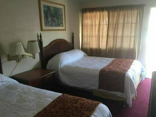 Гостиница Frontier Motel в Анахайме