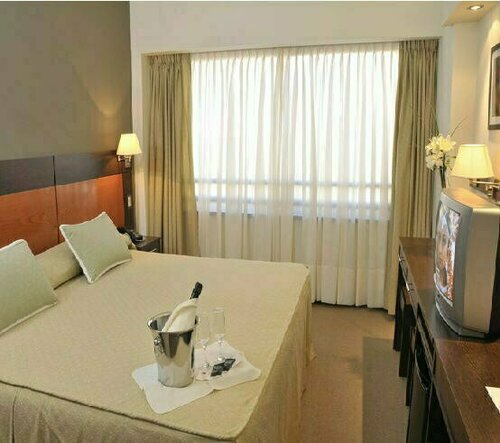 Гостиница Hotel Corregidor в Ла-Плата