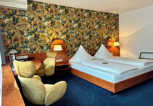 Гостиница Hotel Württemberger Hof в Ройтлингене