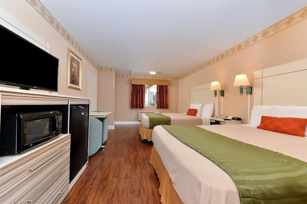 Фото Americas Best Value Inn San Clemente Beach