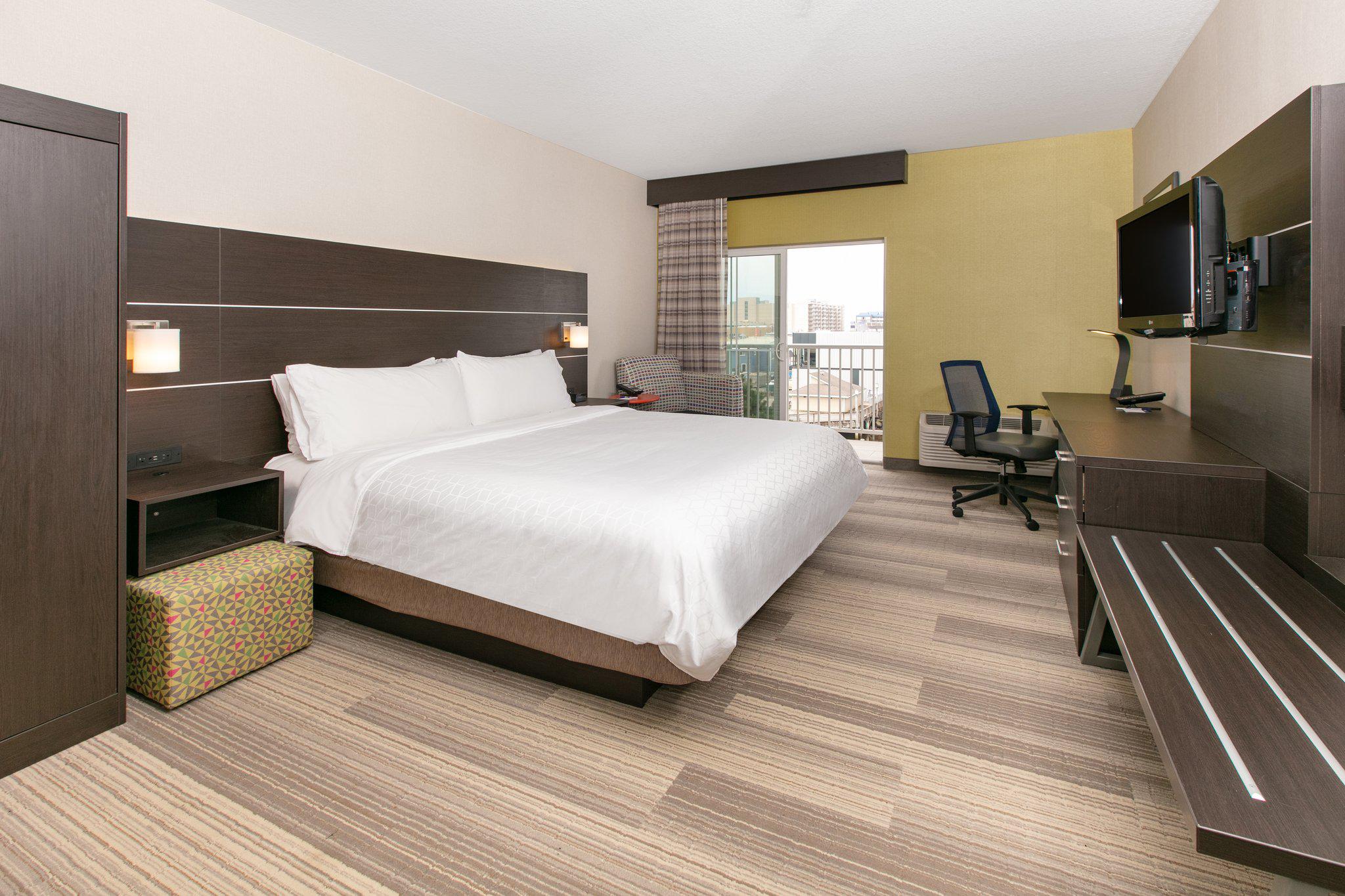Фото Holiday Inn Express Hotel & Suites Seaside-Convention Center, an Ihg Hotel