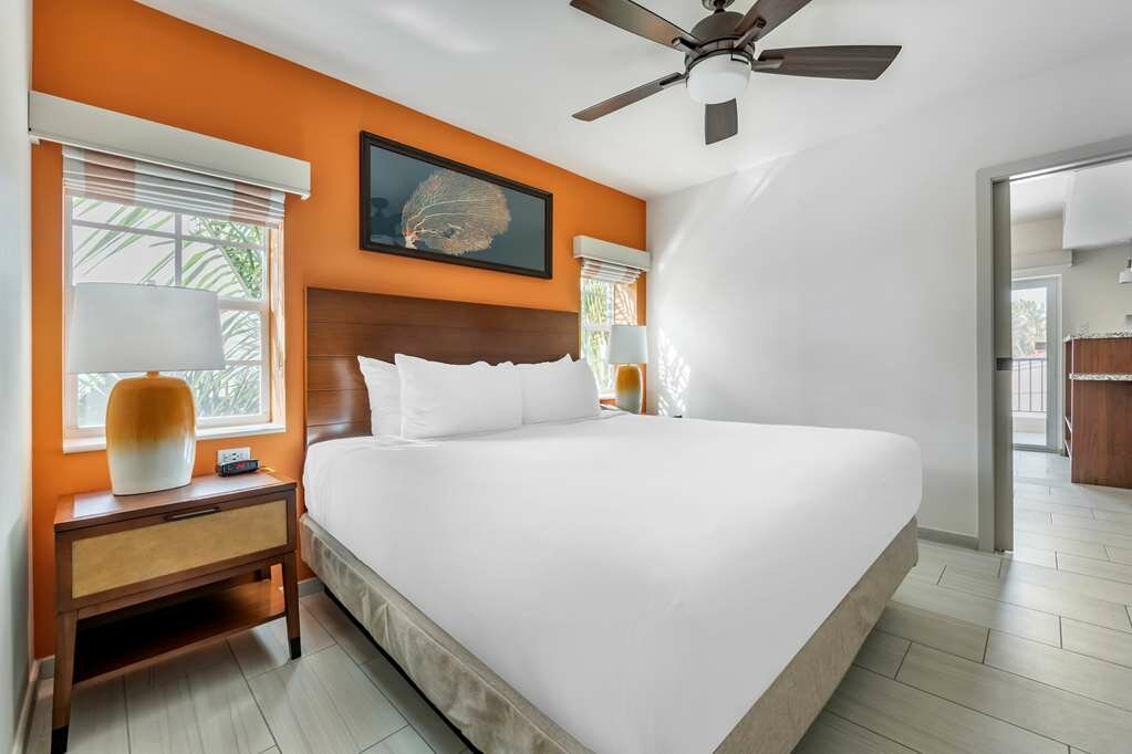 Фото Hilton Vacation Club Flamingo Beach St. Maarten