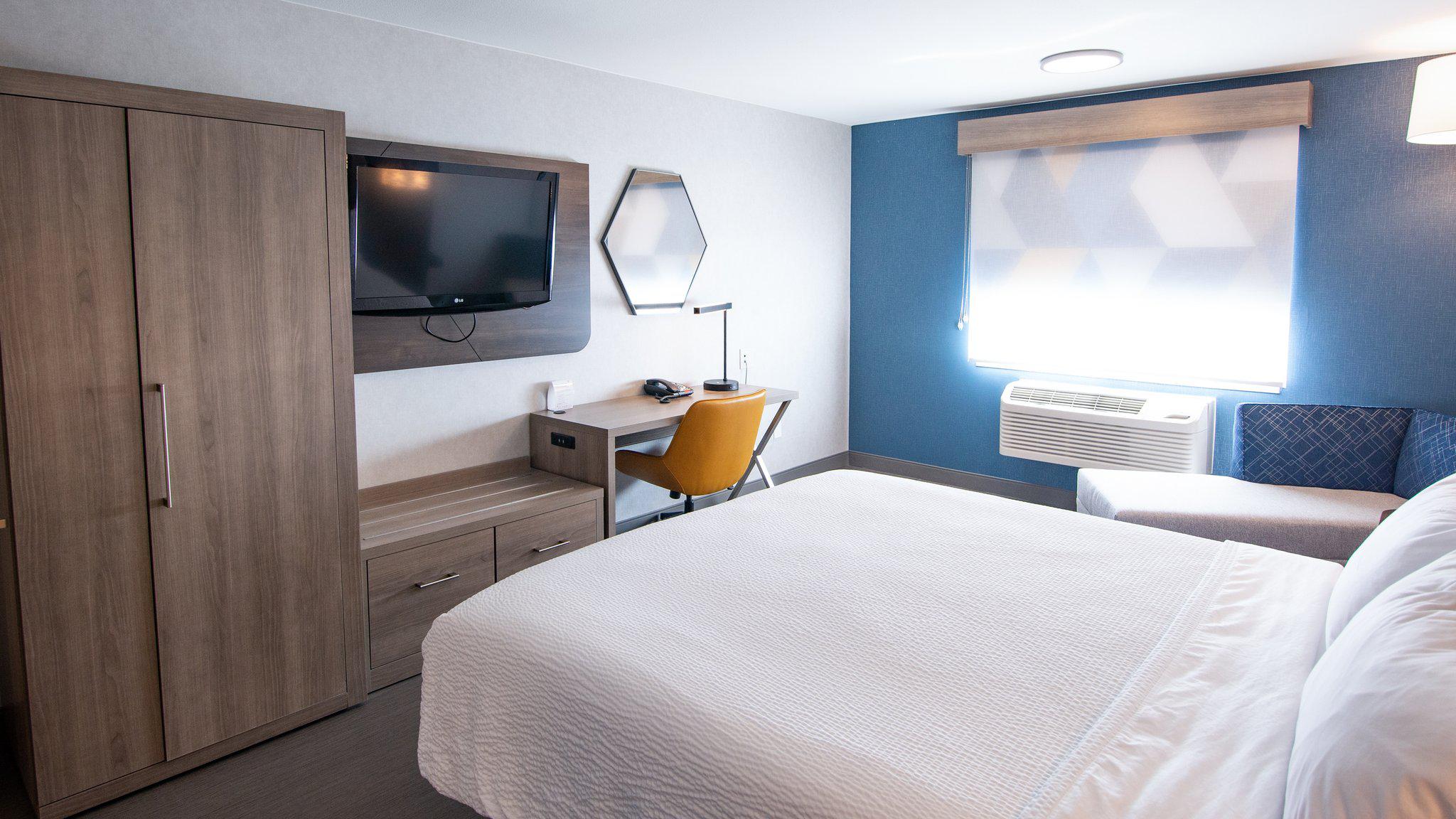 Фото Holiday Inn Express Oakdale, an Ihg Hotel