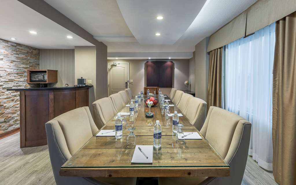 Фото Hampton Inn by Hilton Sydney