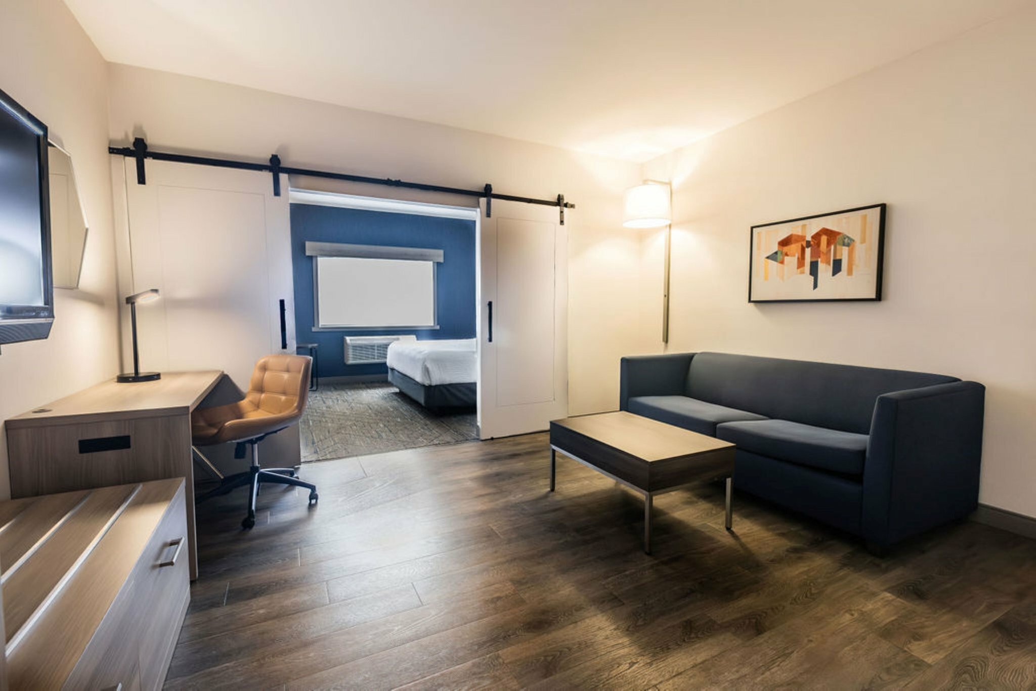 Фото Holiday Inn Express Hotel & Suites Calgary S-Macleod Trail S, an Ihg Hotel