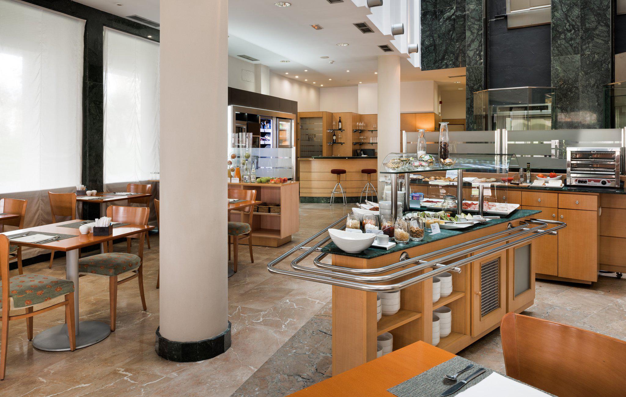 Фото Hotel Logroño Parque