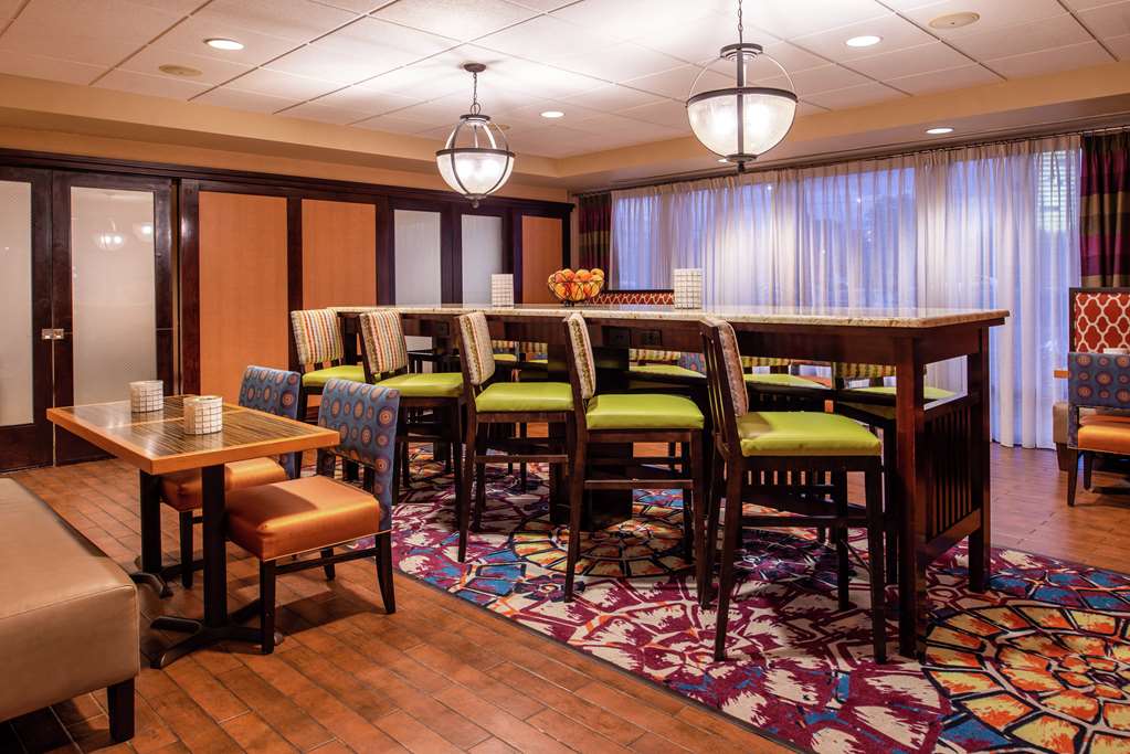 Фото Hampton Inn Albuquerque University Midtown