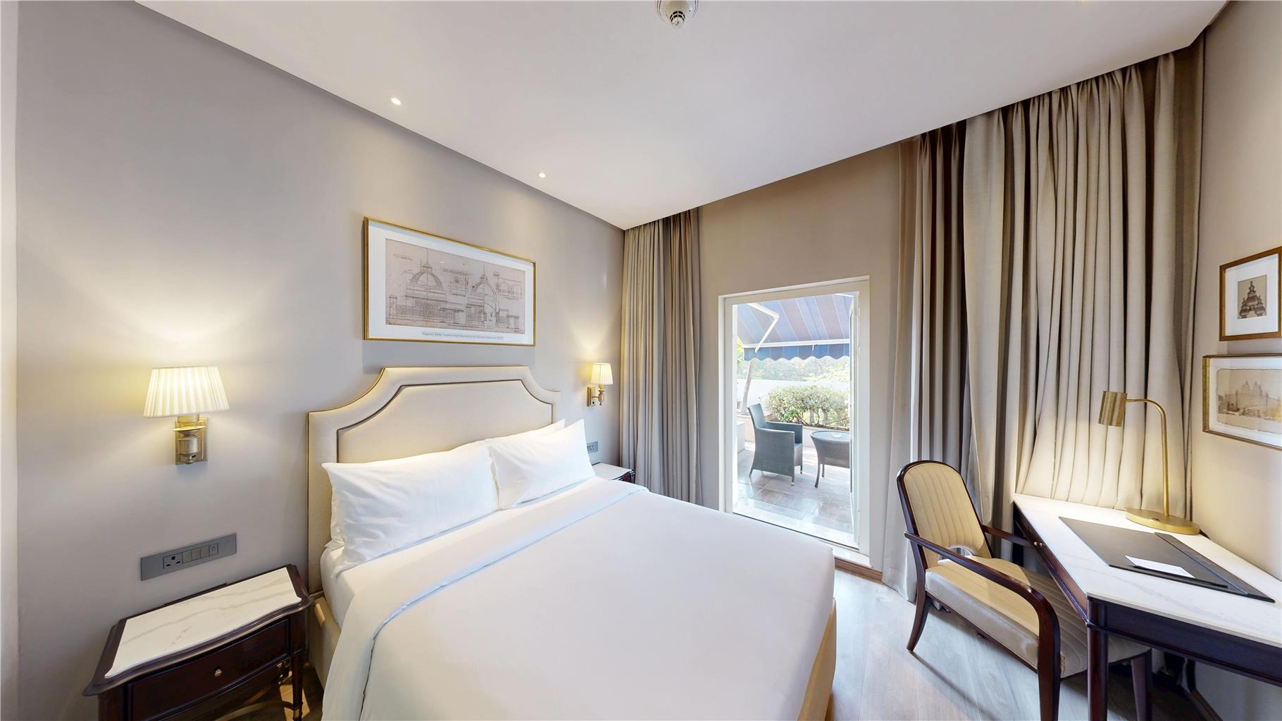 Фото Radisson Blu Marina Hotel, Delhi Connaught Place