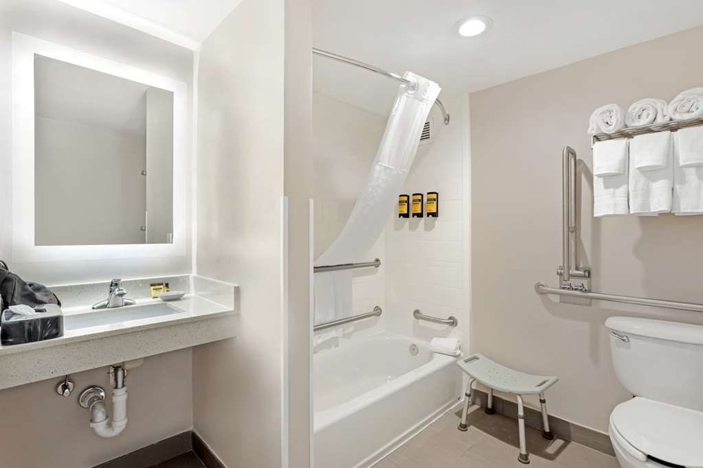 Фото Best Western Plus Fairfield Hotel