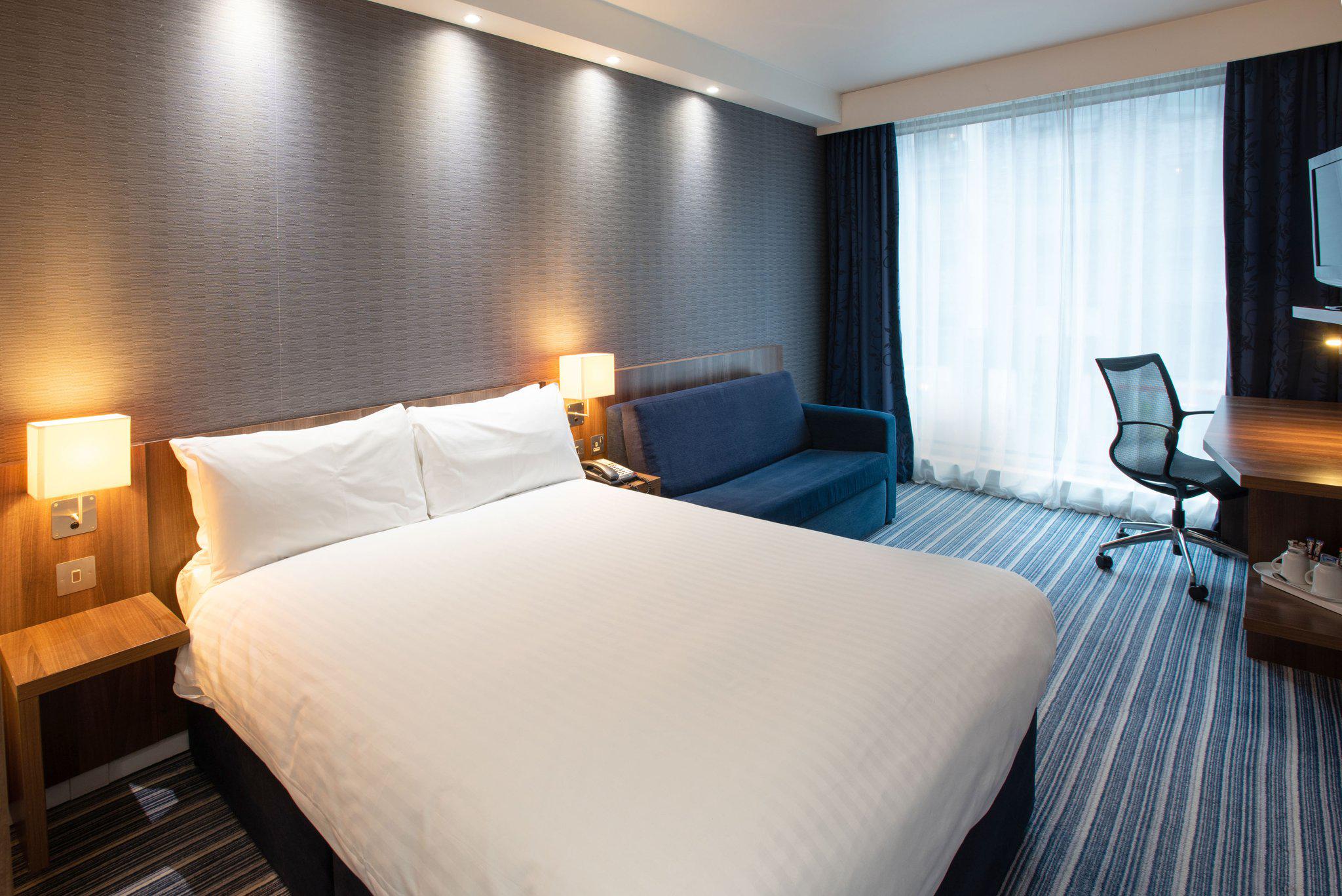 Фото Holiday Inn Express Manchester City Centre - Arena