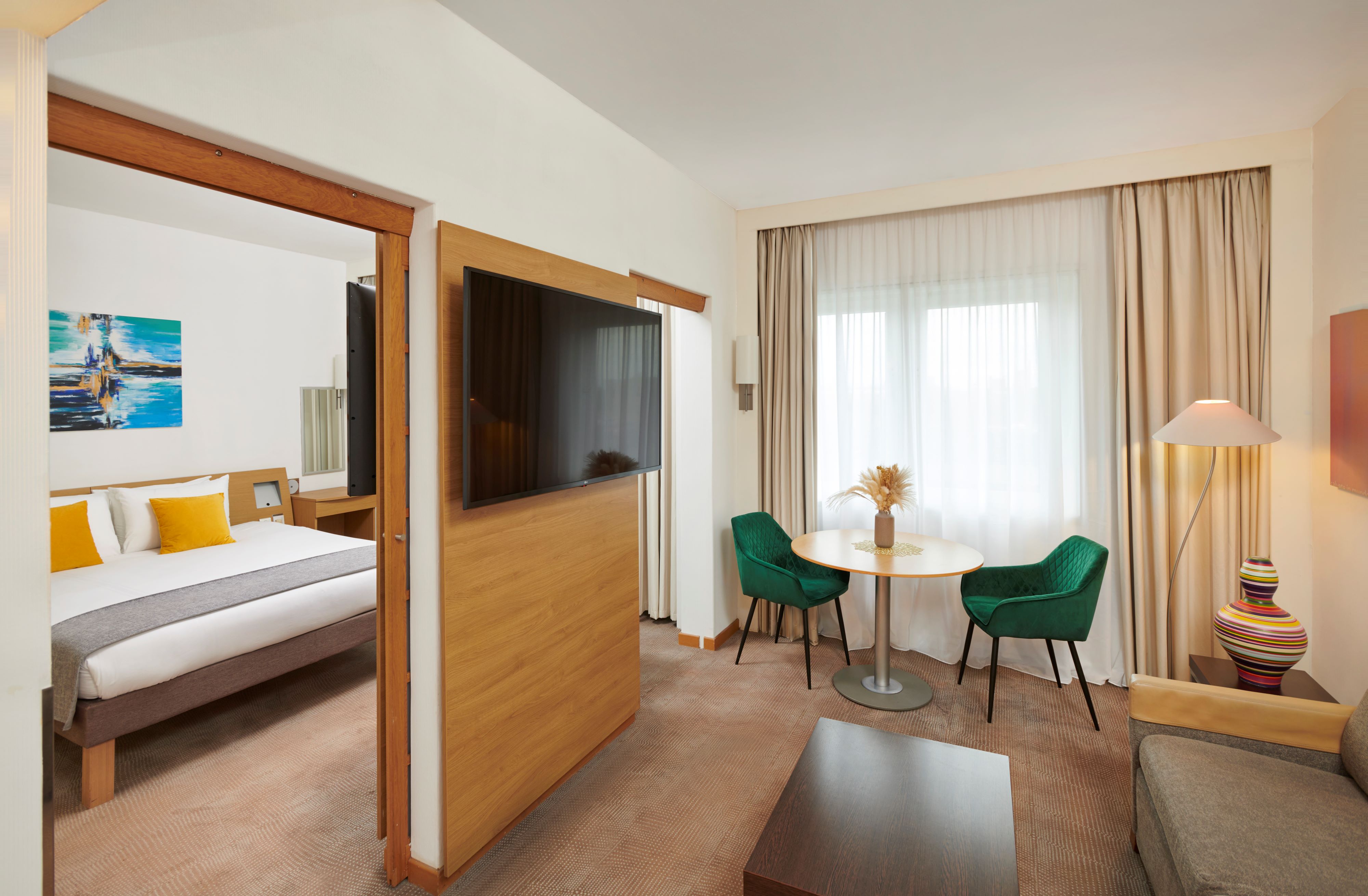 Фото Novotel London West