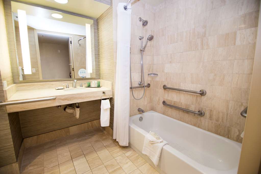 Фото Hilton Los Angeles/Universal City
