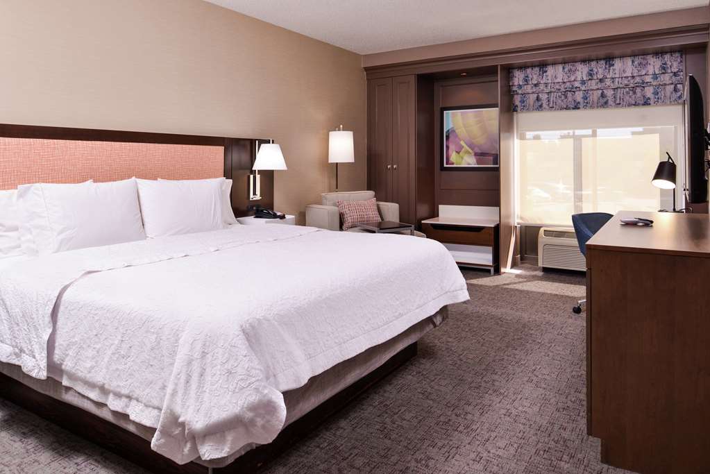 Фото Hampton Inn Albuquerque University Midtown