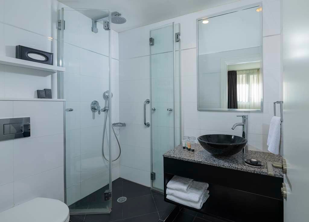 Фото Best Western Regency Suites Hotel