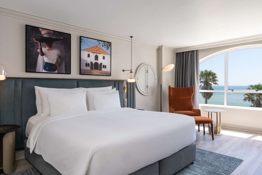 Фото Radisson Collection Hotel, Waterfront Cape Town