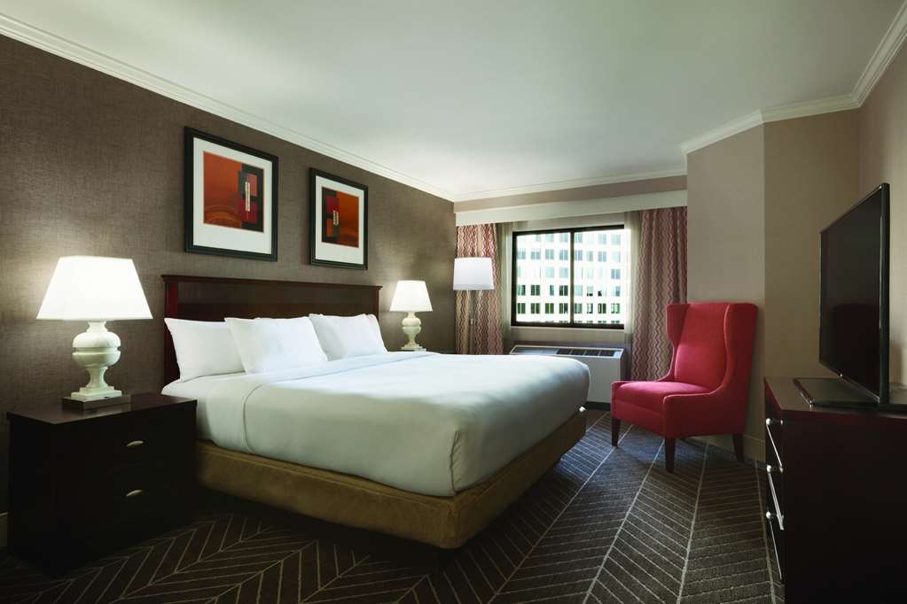 Фото Hilton Arlington
