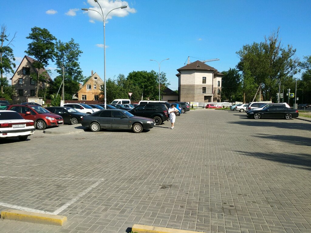 Автомобильная парковка Парковка, Калининград, фото