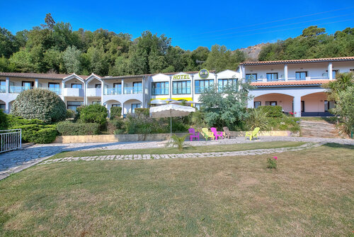 Гостиница B&b Hotel Villeneuve-Loubet Village в Вильнёв-Лубе