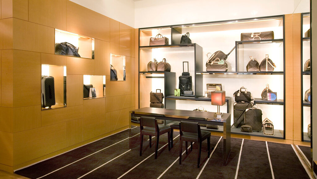Clothing store Louis Vuitton Farmington Westfarms, Hartford, photo