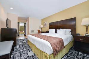 Гостиница Best Western Plus Meridian Inn & Suites, Anaheim-Orange