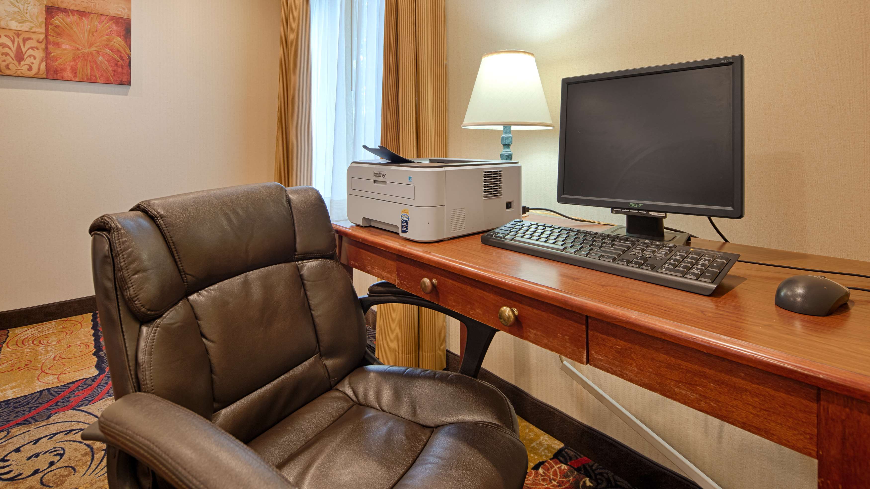 Фото Best Western Plaza Hotel Saugatuck