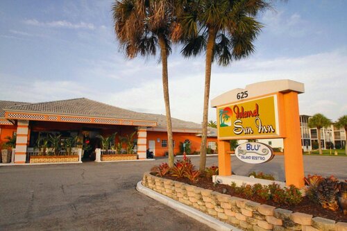 Гостиница Island Sun Inn & Suites - Venice, Florida Historic Downtown & Beach Getaway в Венисе