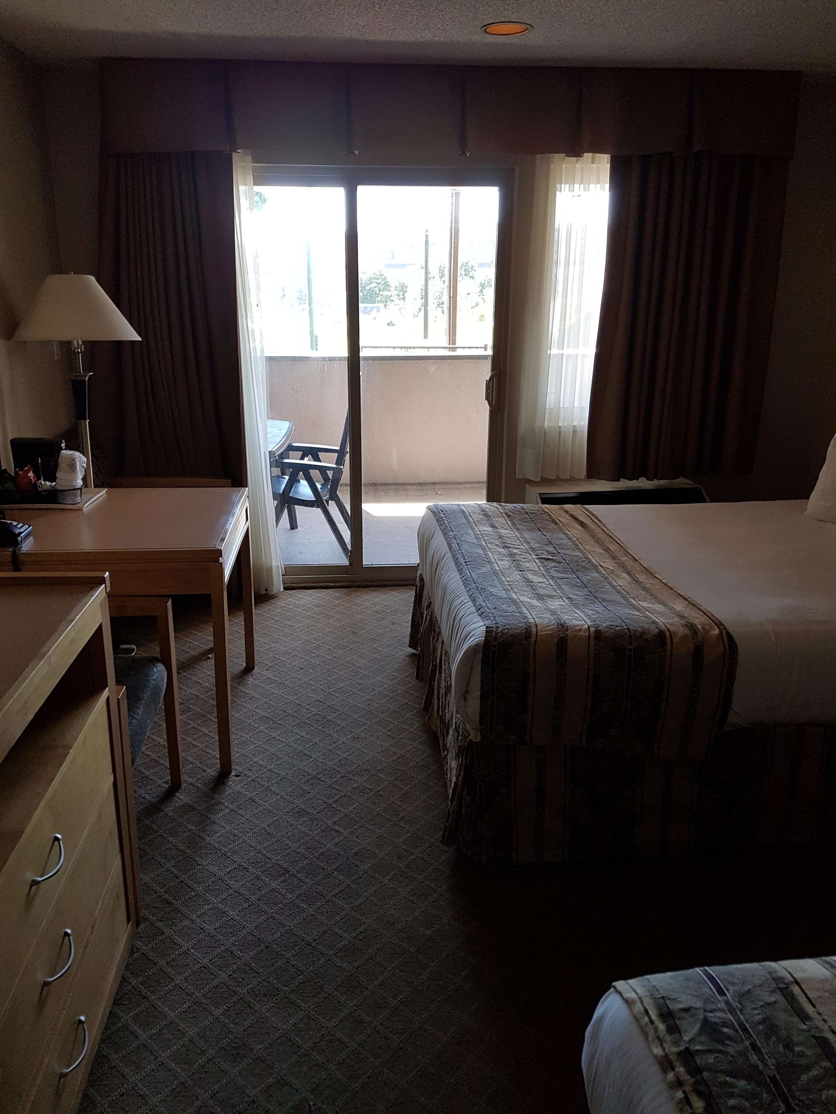 Фото SureStay Plus Hotel by Best Western Coquitlam