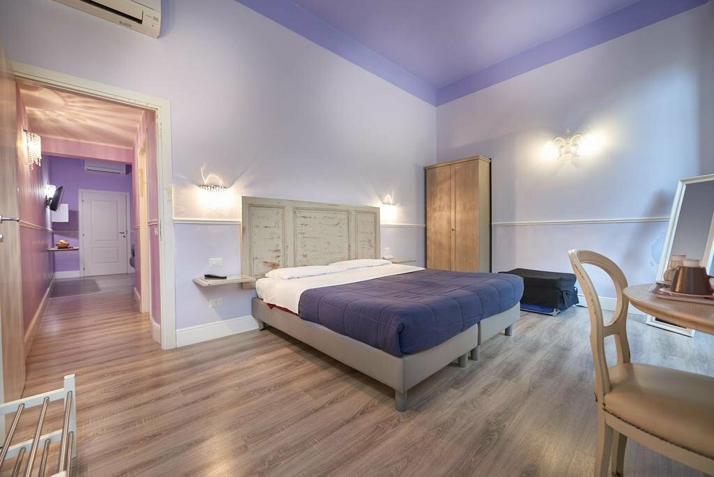 Hotel First Class, Florence, photo