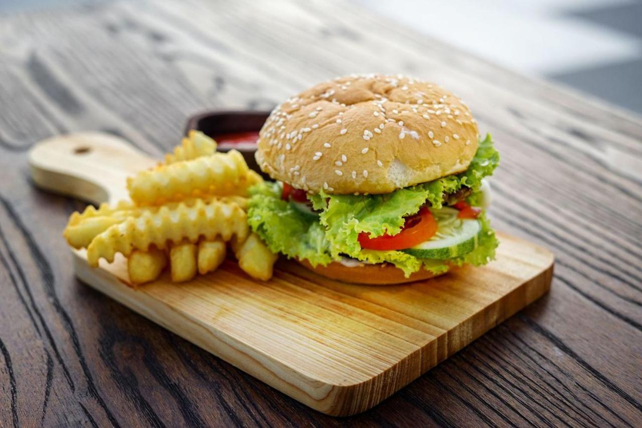 Фото Kaloka Airport Hotel