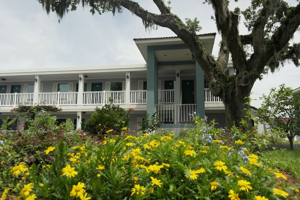 Фото Southern Oaks Inn