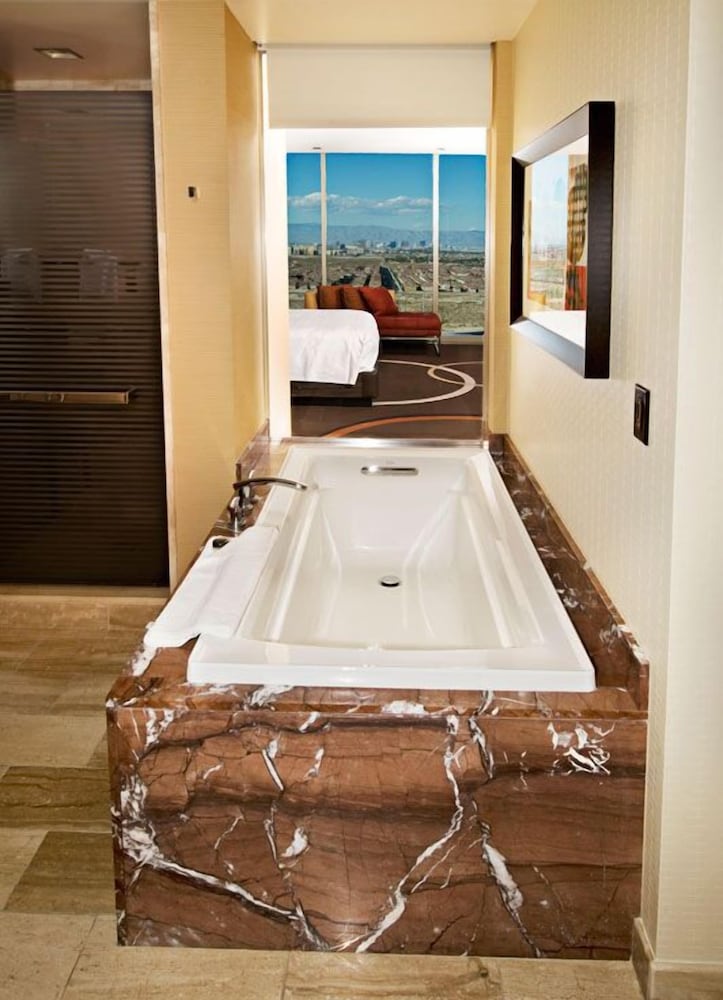 Фото M Resort SPA Casino