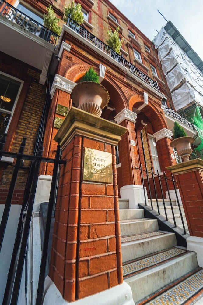 Фото Twenty Nevern Square Hotel