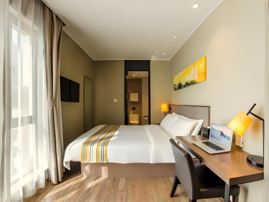 Фото Homeinn Plus Hotel Shanghai Bund Jinling East Road
