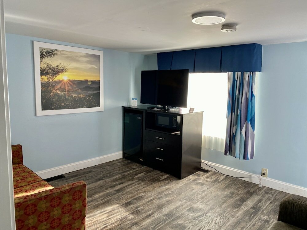 Фото Days Inn by Wyndham Lincoln