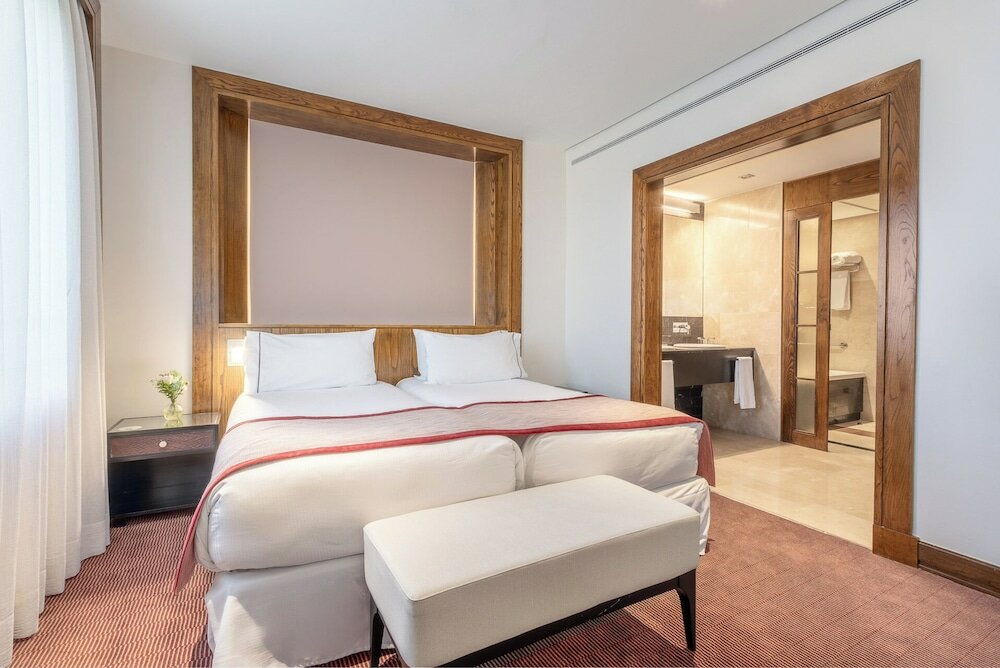 Фото Eurostars Suites Mirasierra