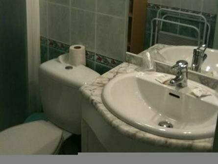Гостиница Hôtel l'Amandier в Олороне-Сенте-Мари