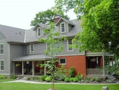 Внешний вид отеля The Red Coat Bed & Breakfast в Ниагара-он-Лейке, фото 1