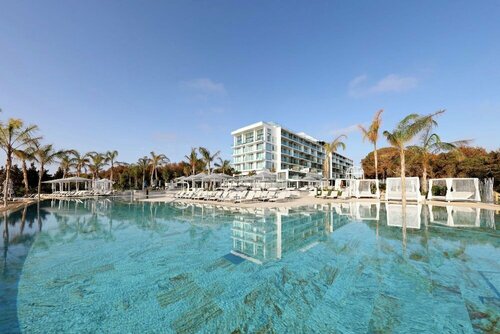 Гостиница Bless Ibiza Cala Nova в Эс-Канаре