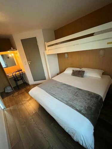 Гостиница Fasthôtel Pau Lescar в Олороне-Сенте-Мари