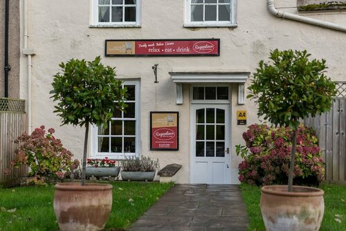 Гостиница The Ancient Gatehouse Hotel в Уэлсе