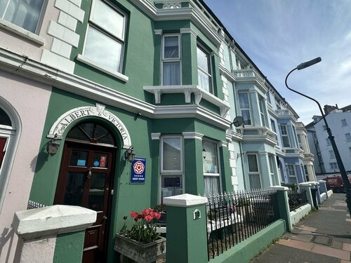 Гостевой дом Albert & Victoria Guest House в Истборне