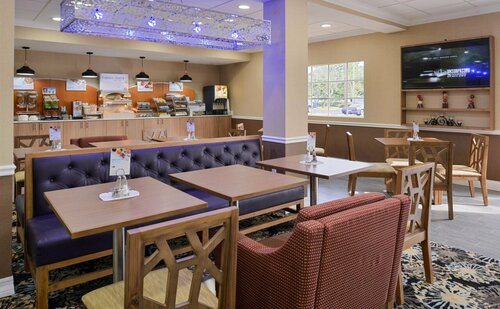 Гостиница Holiday Inn Express & Suites Naples North - Bonita Springs by IHG в Бонита Спрингс